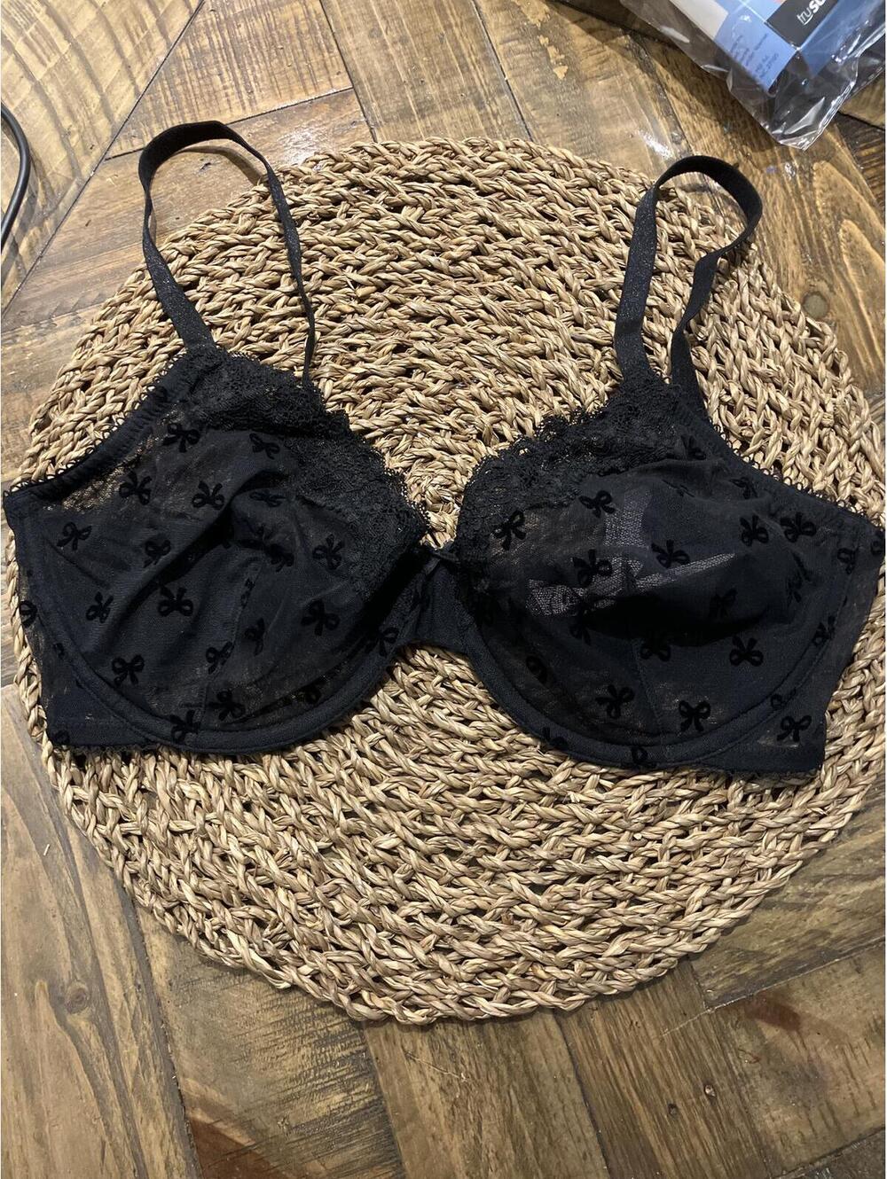 NWOT Victoria's Secret Tease Black Lace Underwire Bra 34DD